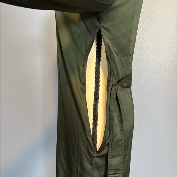 Aritzia Babaton Forest Green Button-Up Midi Dress w/ Belt size 2 - Picture 10 of 11